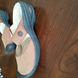 Keen Sandal/clogs 6 1/2